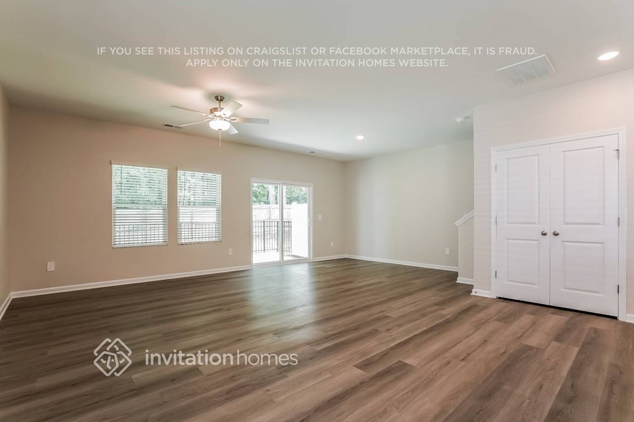 1811 Windsor Village Way - Photo 7 of 28