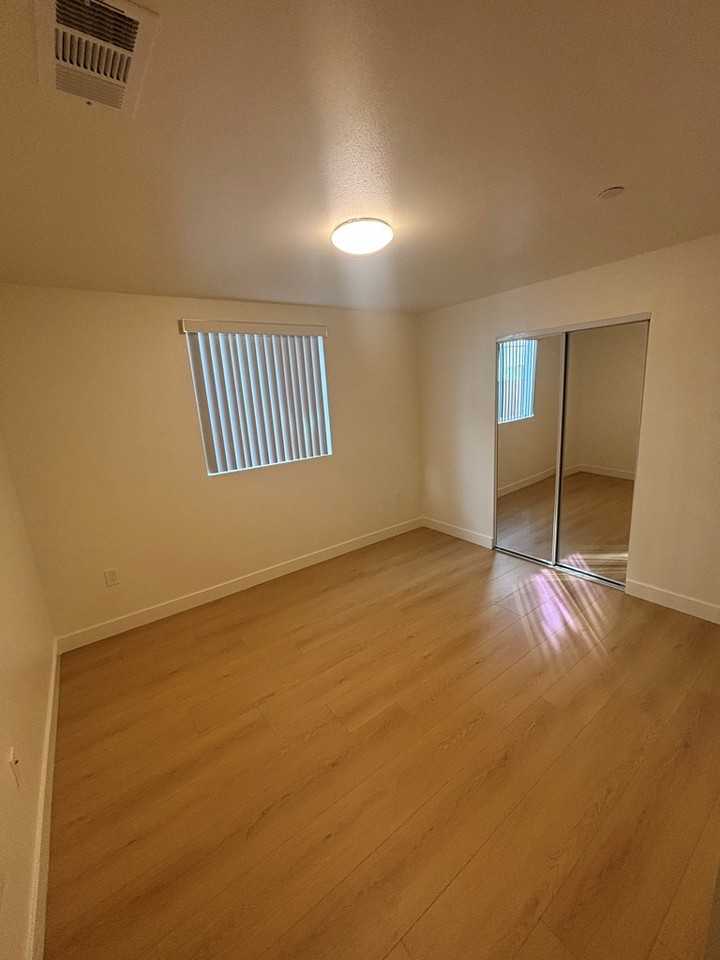 6208 Brynhurst Avenue - Photo 7 of 14