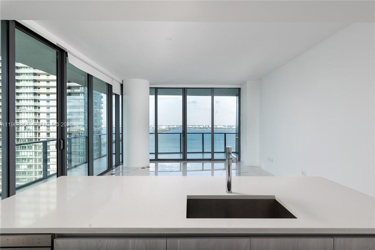 NE 31st St & Biscayne Blvd - Photo 3 of 18