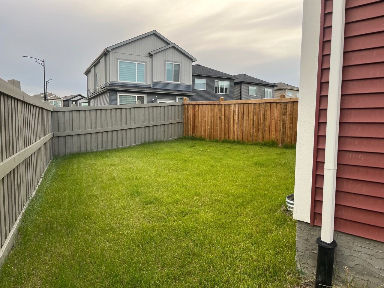 8110 226a St Nw - Photo 4 of 50