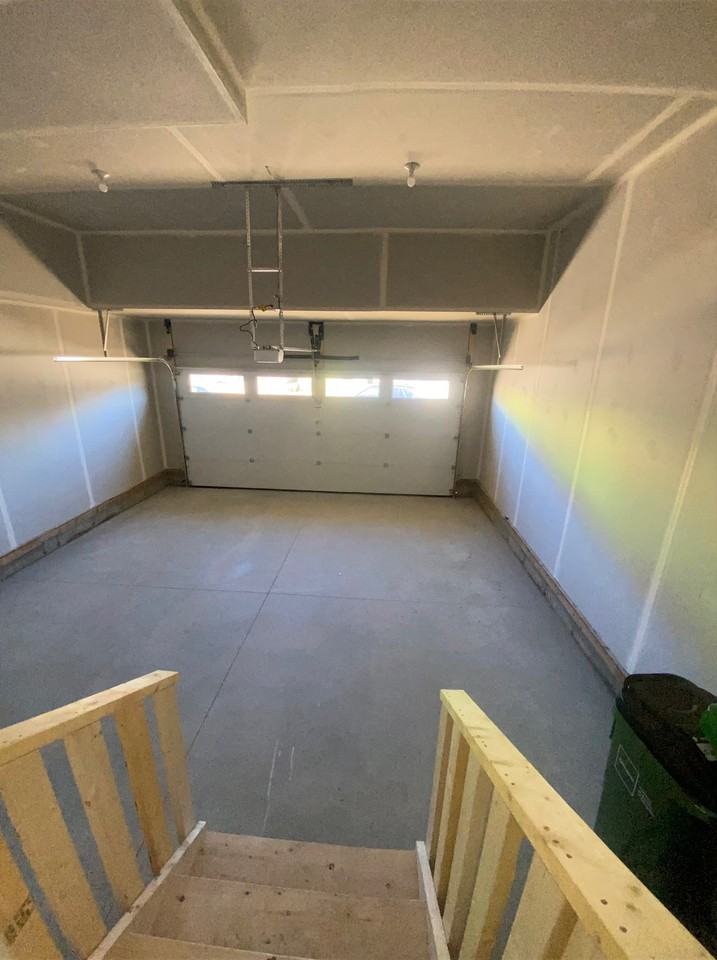 8110 226a St Nw - Photo 7 of 50