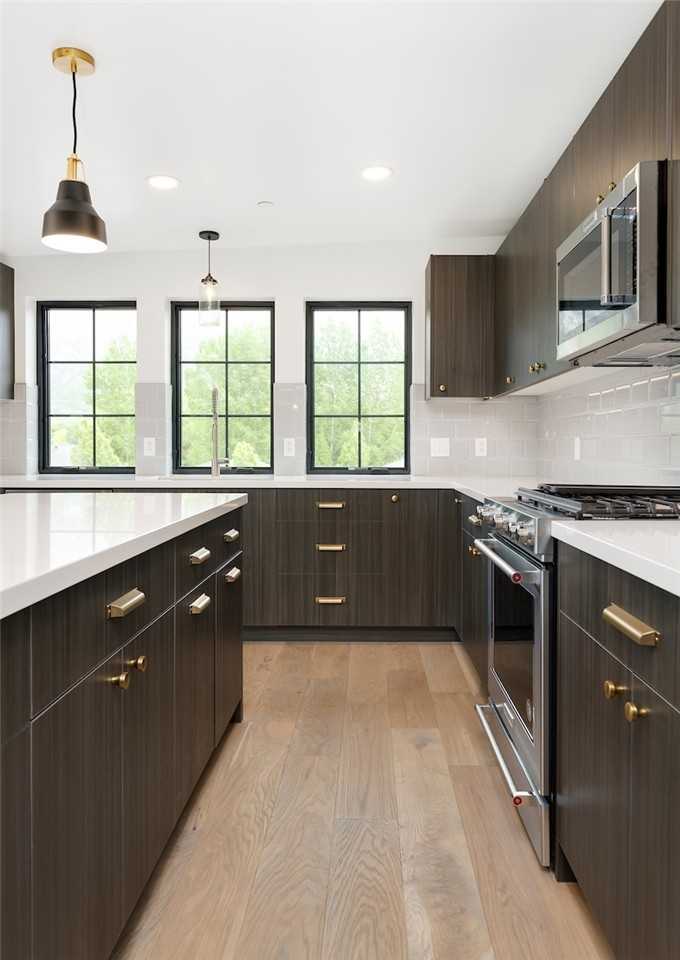 363 S Main St - Photo 5 of 25