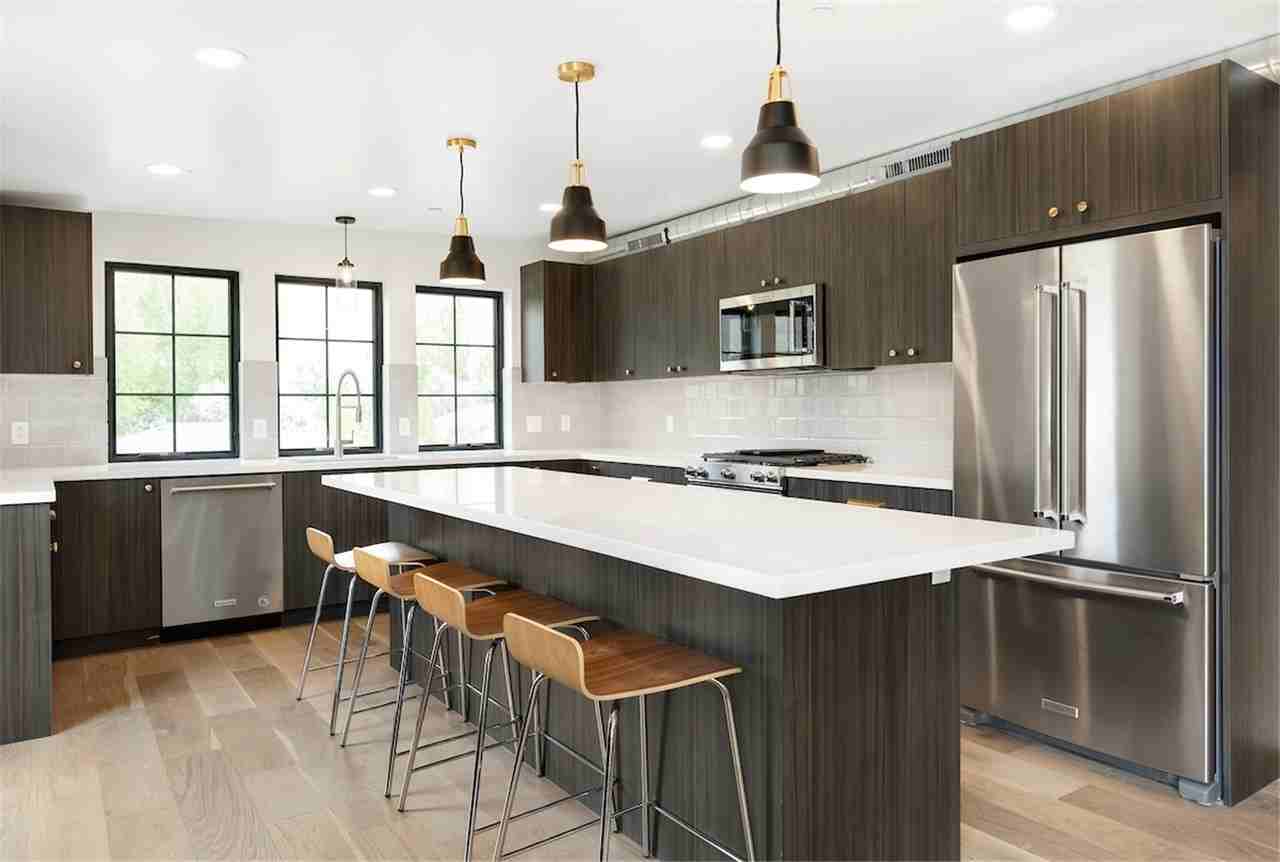 363 S Main St - Photo 6 of 25