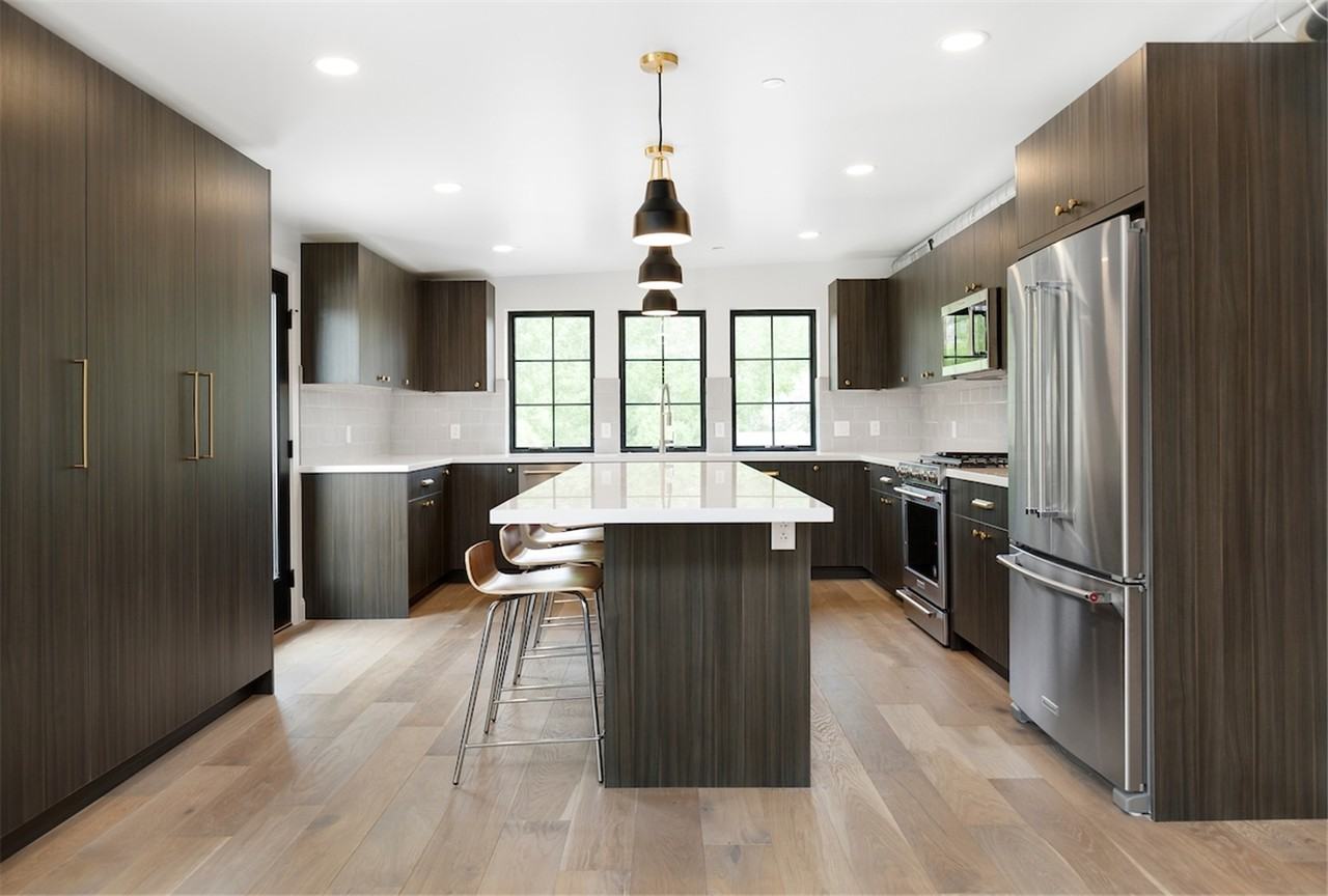 363 S Main St - Photo 7 of 25