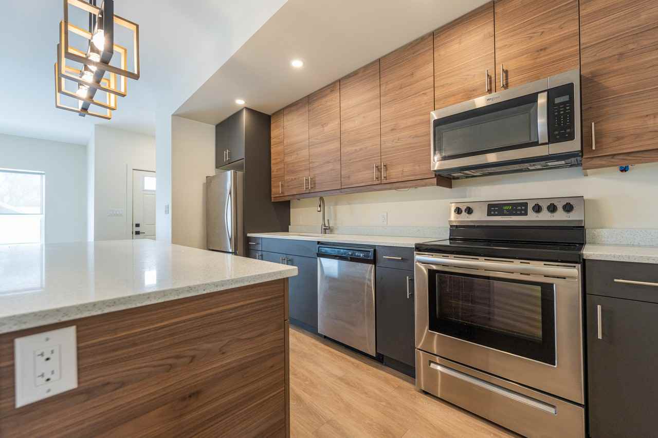 107 Humboldt Ave - Photo 2 of 27