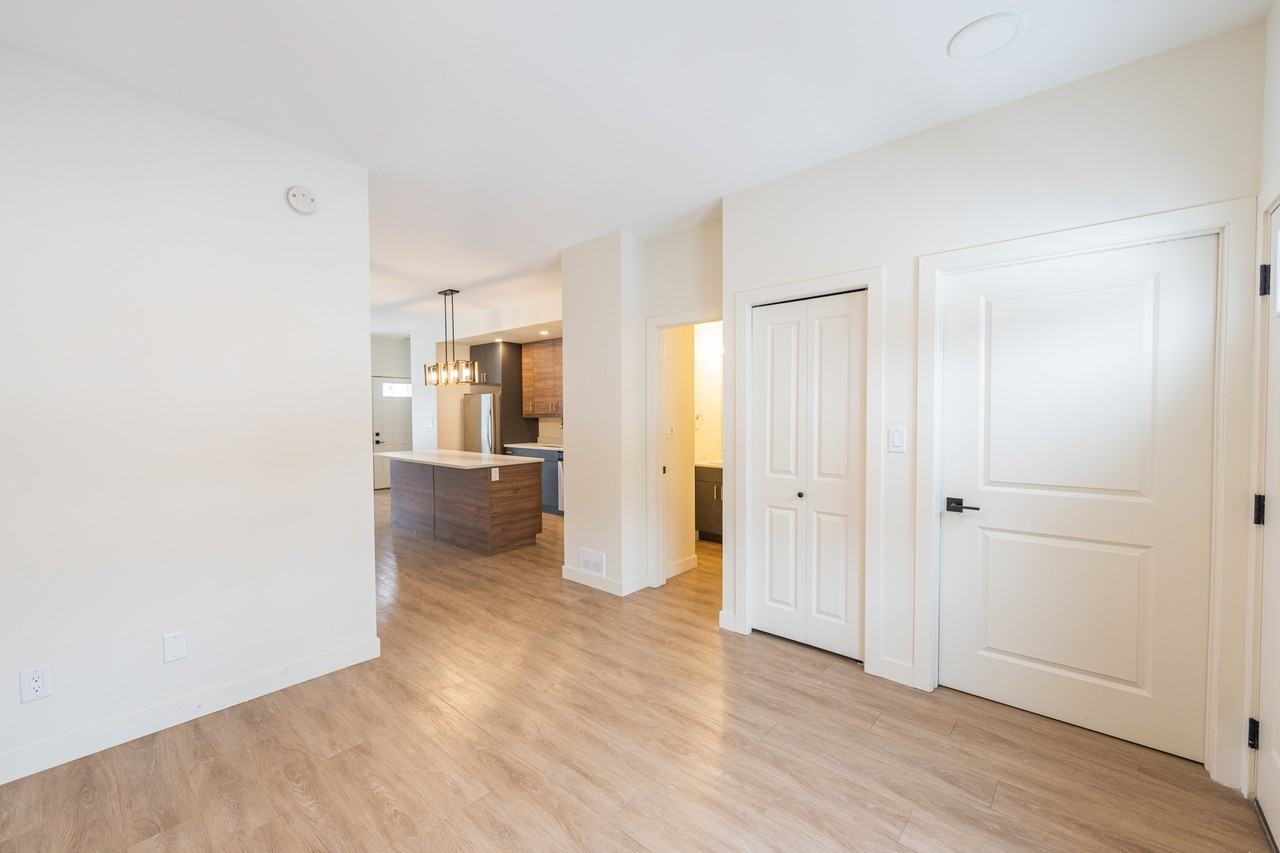 107 Humboldt Ave - Photo 5 of 27