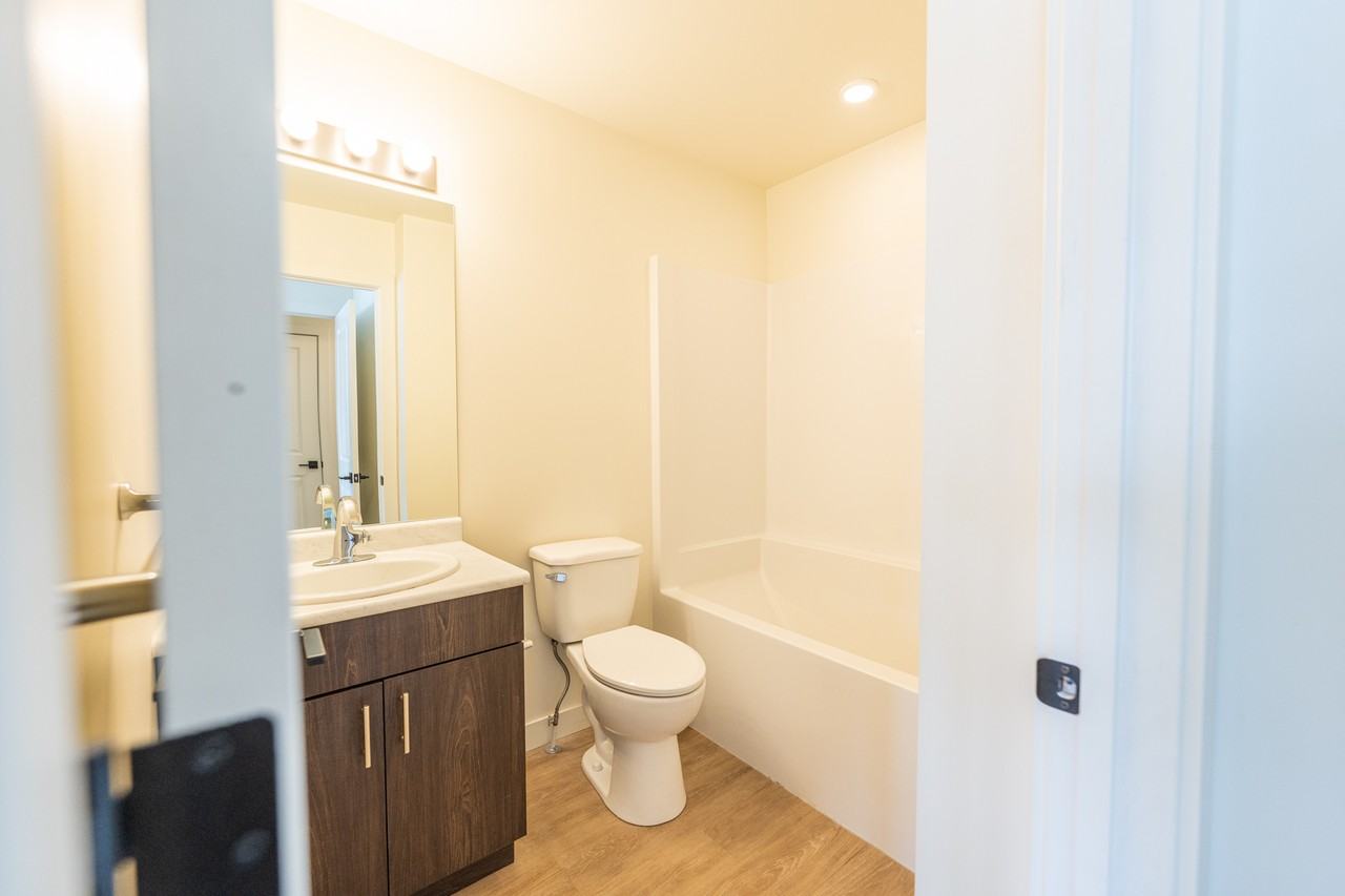 107 Humboldt Ave - Photo 7 of 27