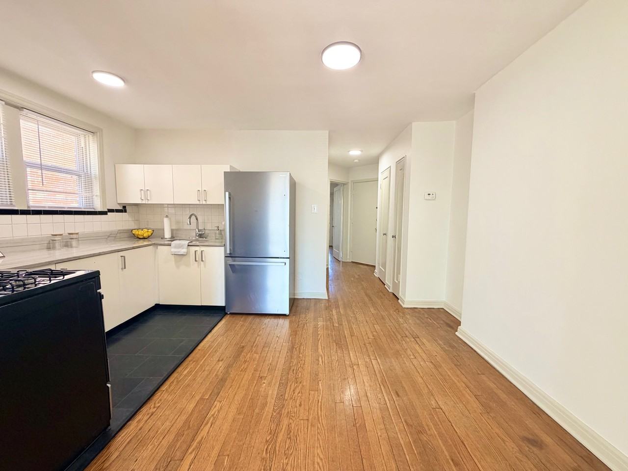 5306 Jamieson Avenue #1N - Photo 6 of 12