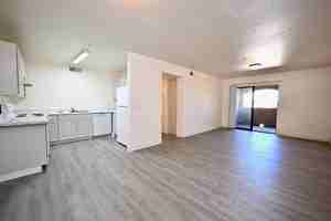 featured image of 915 W Alta Vista Rd