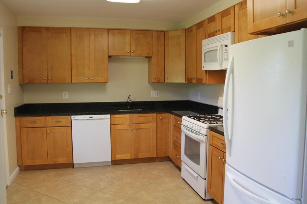 605 W Maple Ave - Photo 2 of 21