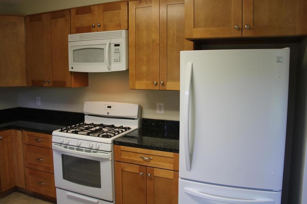 605 W Maple Ave - Photo 4 of 21