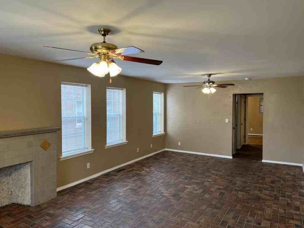 East Dr - Photo 2 of 7