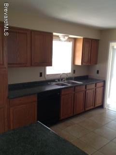 860 Loretta Dr - Photo 2 of 8