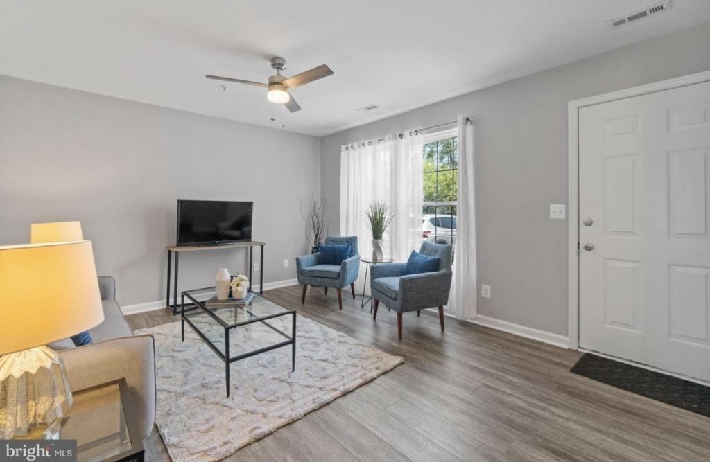 45839 Wolftrap Way - Photo 3 of 14