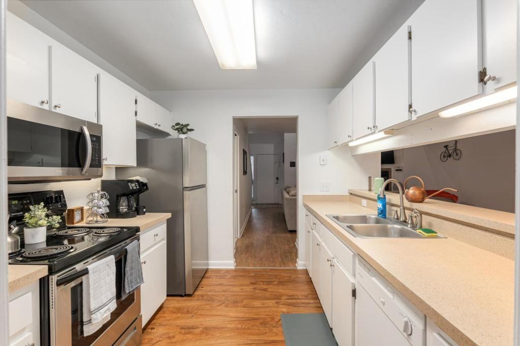 5288 Sw 21st Pl - Photo 4 of 9