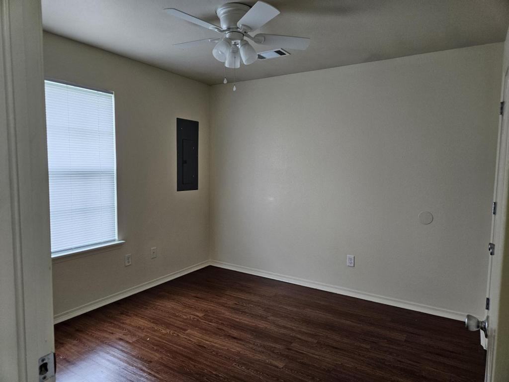 2200 Elizabeth Ave - Photo 3 of 5