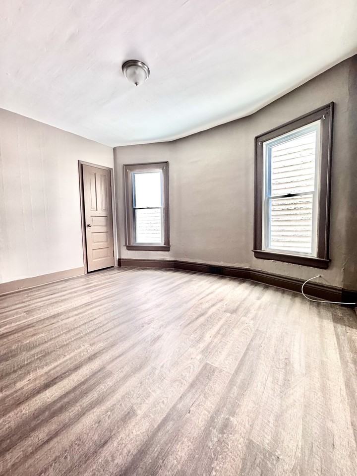 10 Parkview Ave #2 - Photo 4 of 17