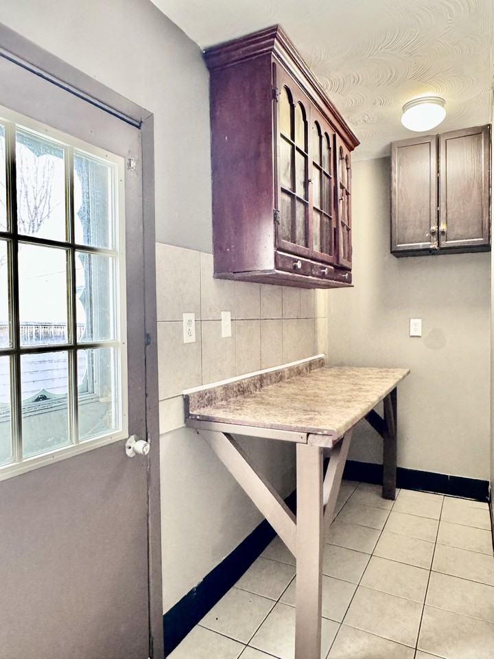 10 Parkview Ave #2 - Photo 3 of 17