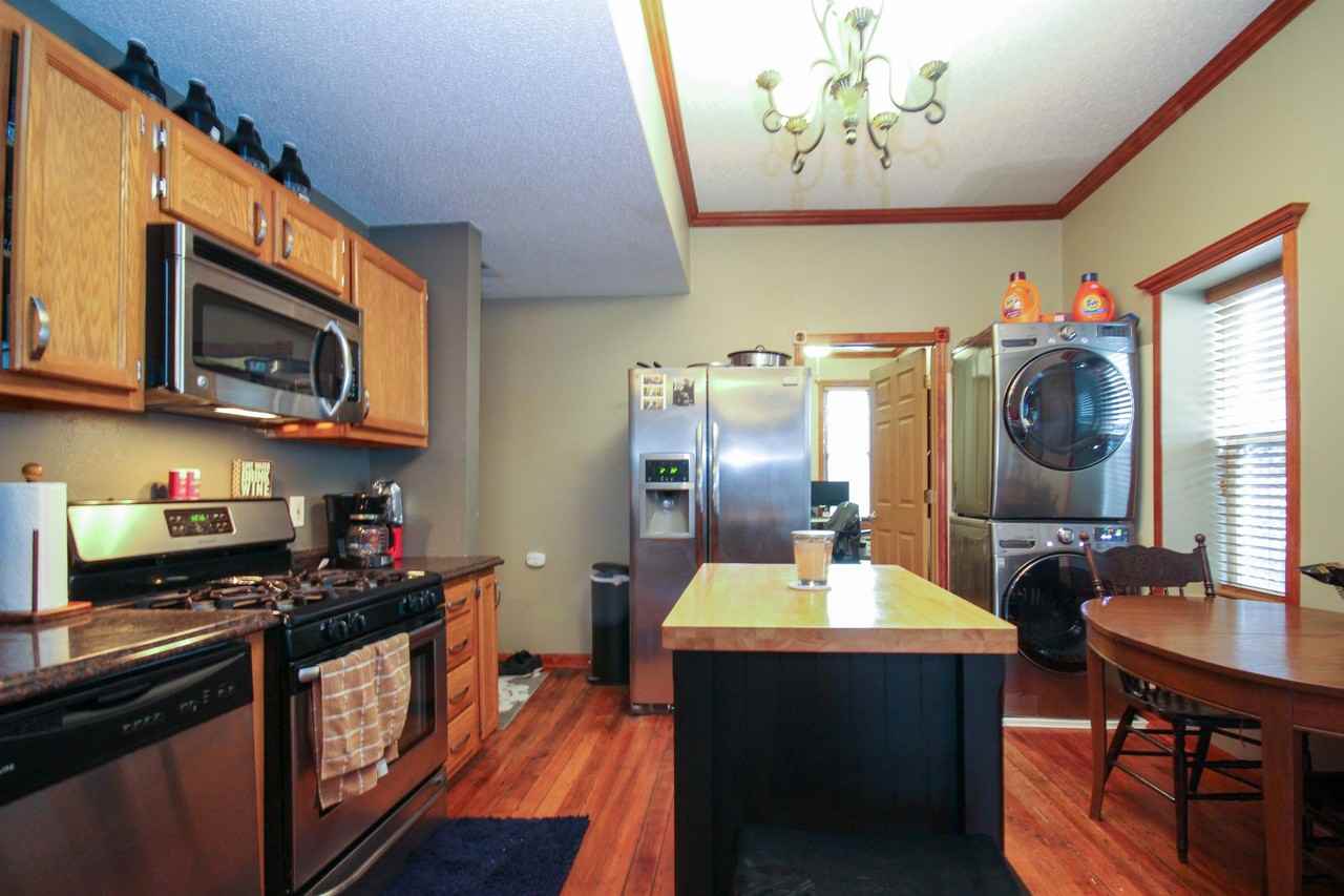 1417 6th St Ne #1 - Photo 4 of 18