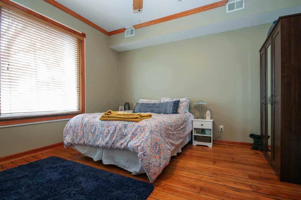 1417 6th St Ne #1 - Photo 3 of 18