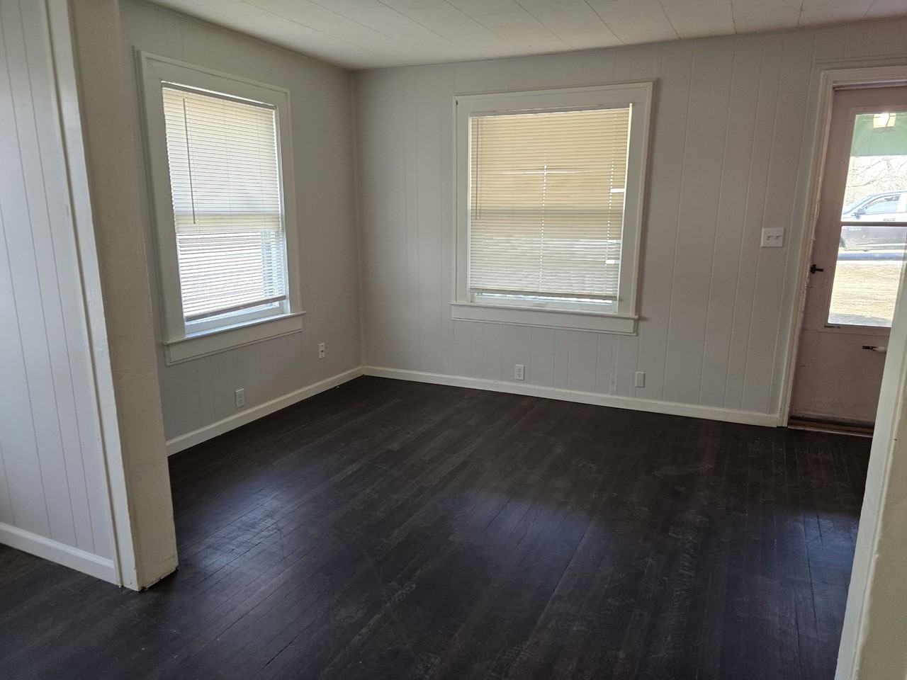 11401 Eaststreet South - Photo 4 of 11