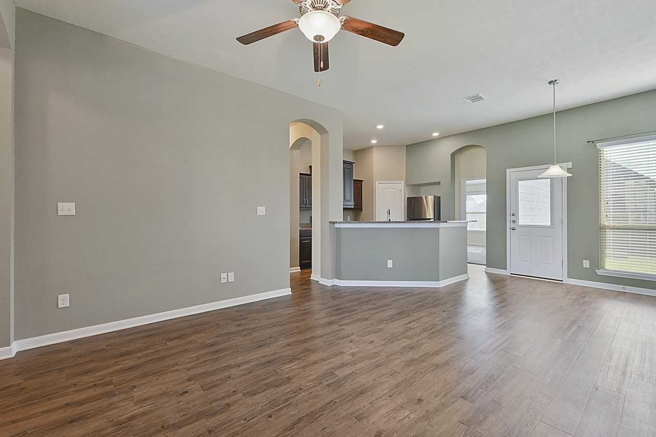 2133 Dumfries Dr - Photo 2 of 18