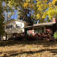 featured image of 2721 Meadowlark Ave