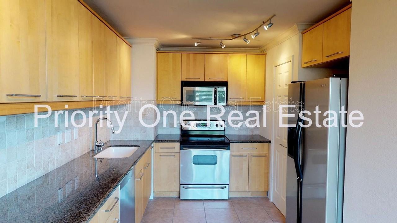 3939 Illinois St #2D - Photo 4 of 19