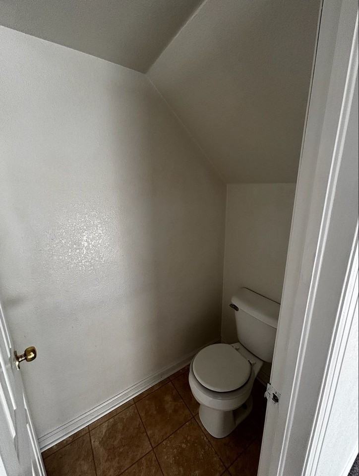 28 Yorkshire Rd #C28 - Photo 5 of 12