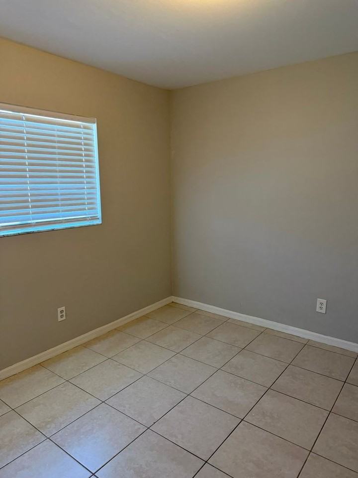 4763 22nd St Sw - Photo 2 of 12