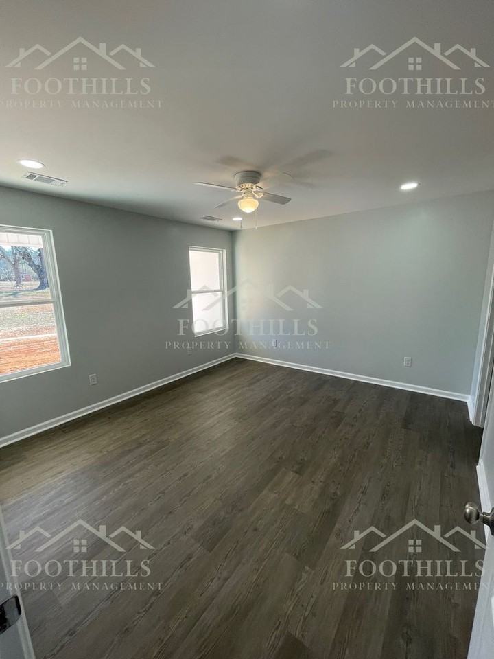 103 Rhoe Cir #A - Photo 6 of 18