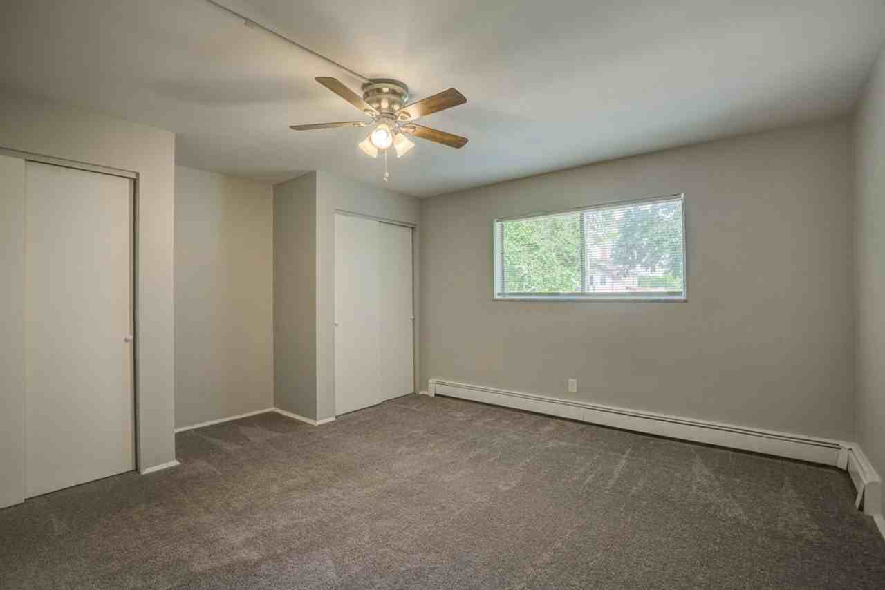 522 Elliott Ave #3 - Photo 4 of 14