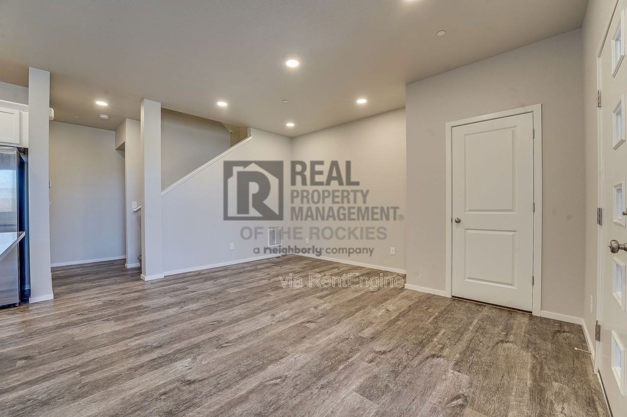 302 Skyraider Way #3 - Photo 4 of 30