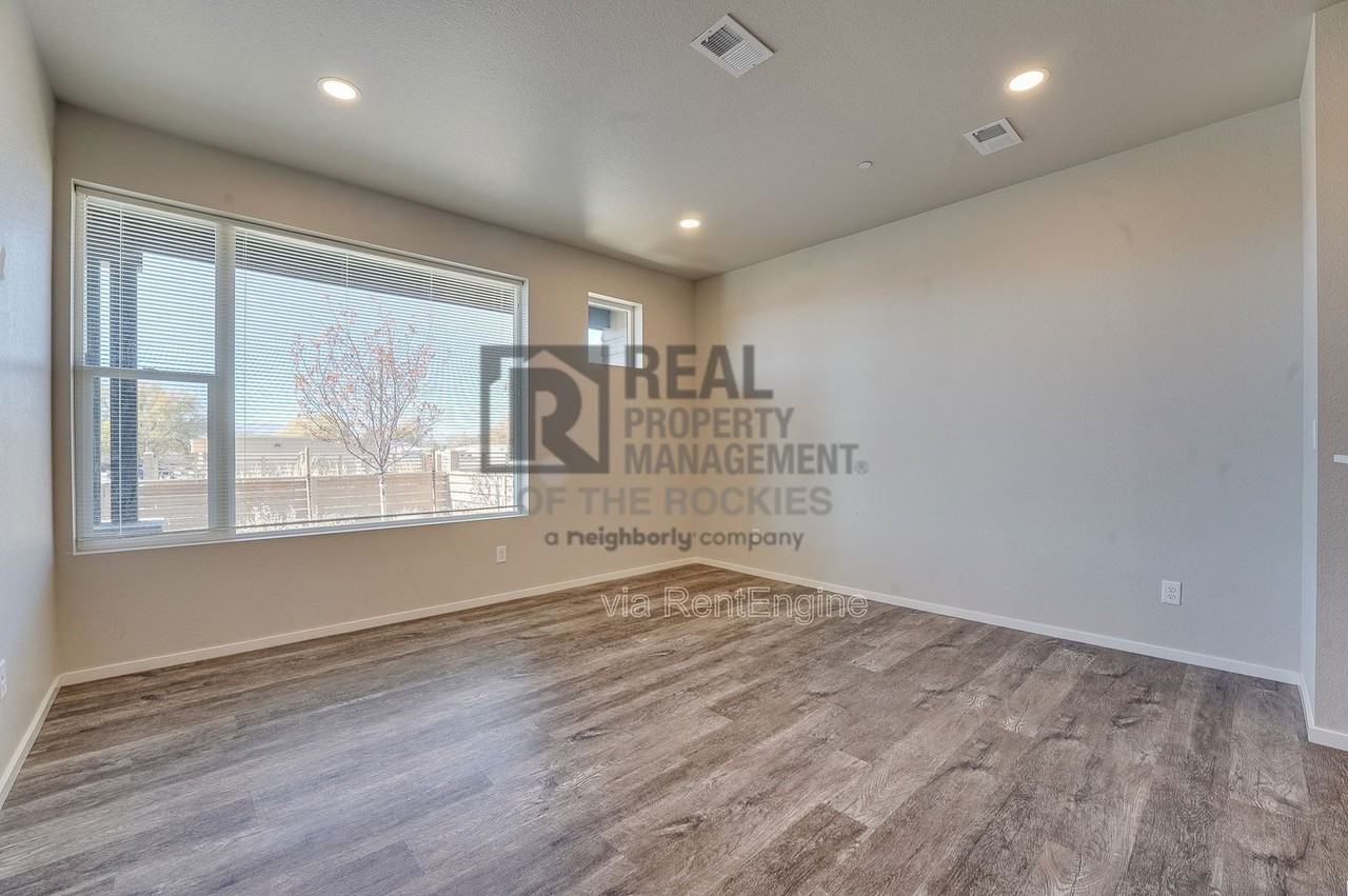 302 Skyraider Way #3 - Photo 5 of 30