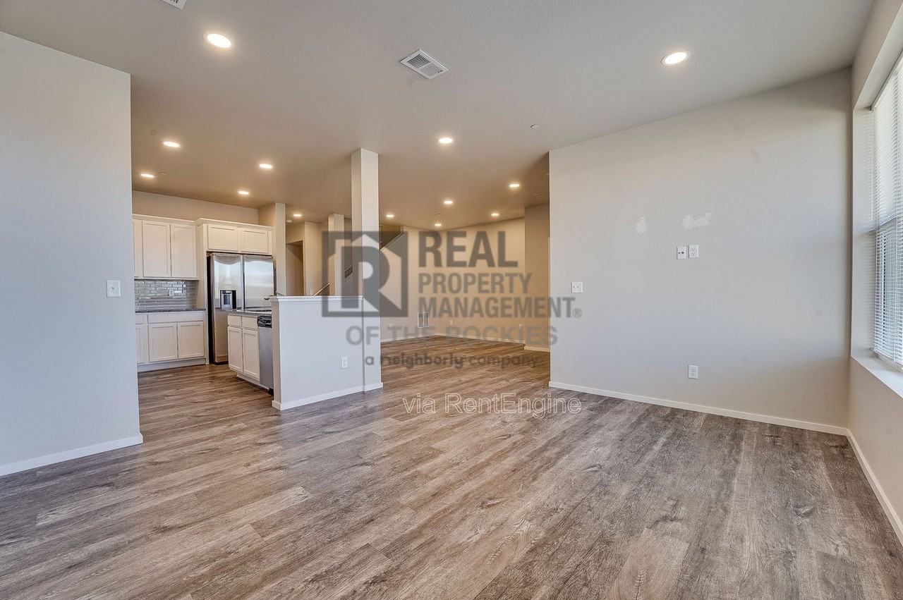 302 Skyraider Way #3 - Photo 6 of 30