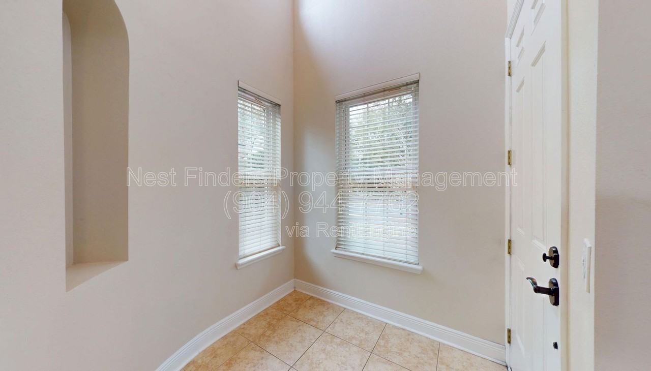 3105 E Banister Rd - Photo 3 of 43