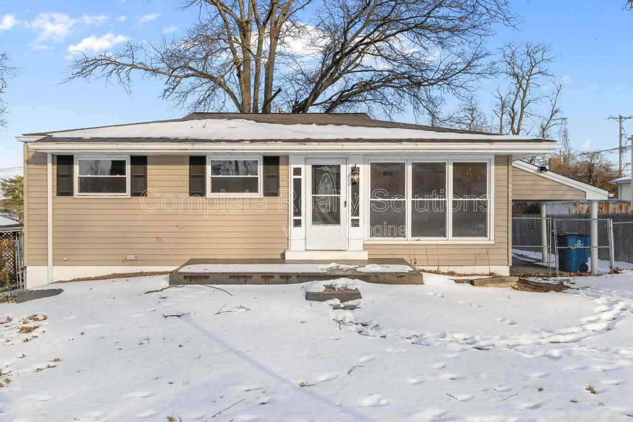 10044 Pepper Ln - Photo 2 of 42