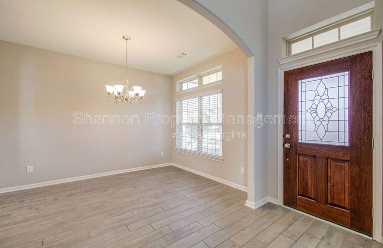 29138 Crystal Rose Ln - Photo 3 of 33