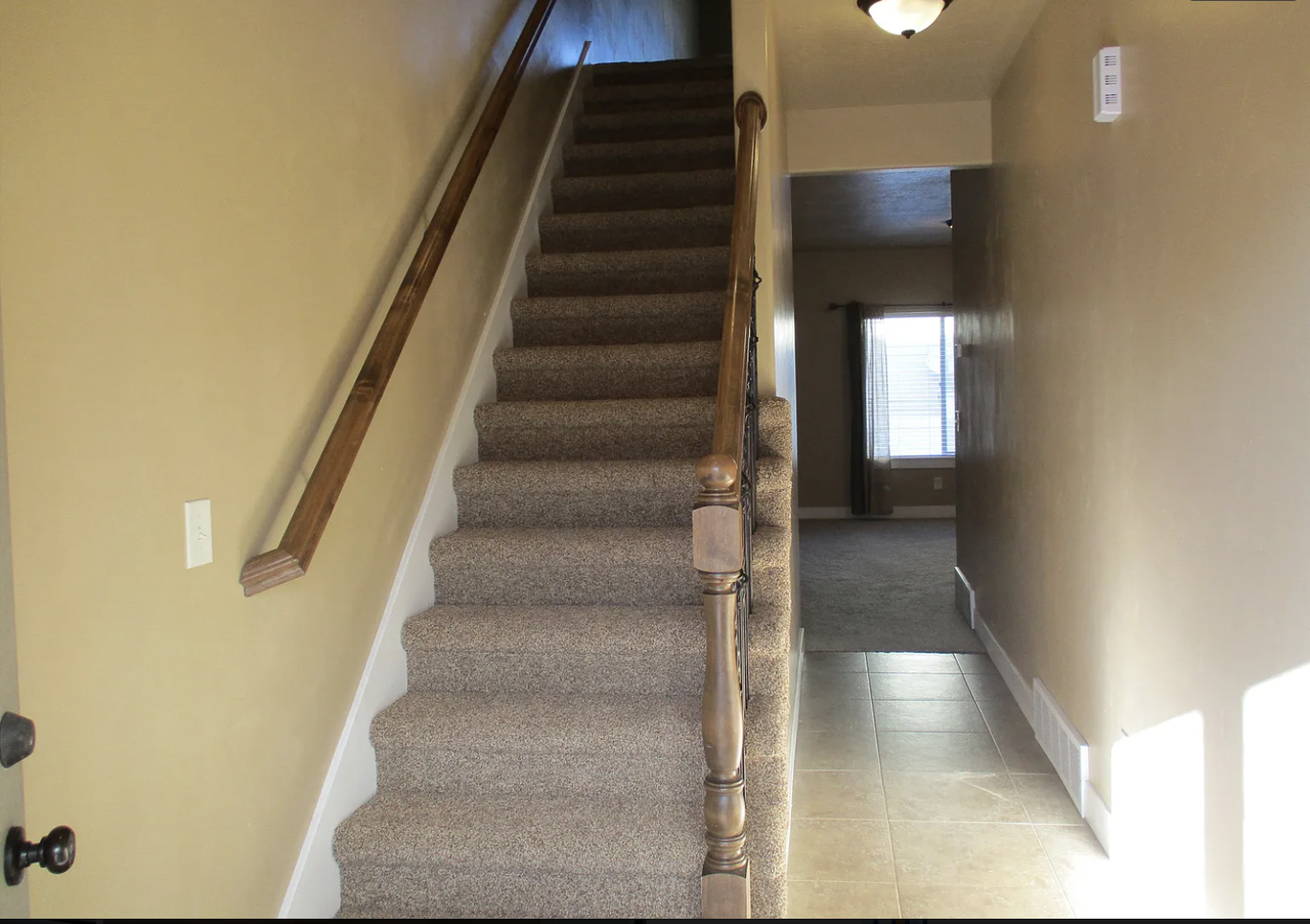 193 N 350 W #B - Photo 3 of 16