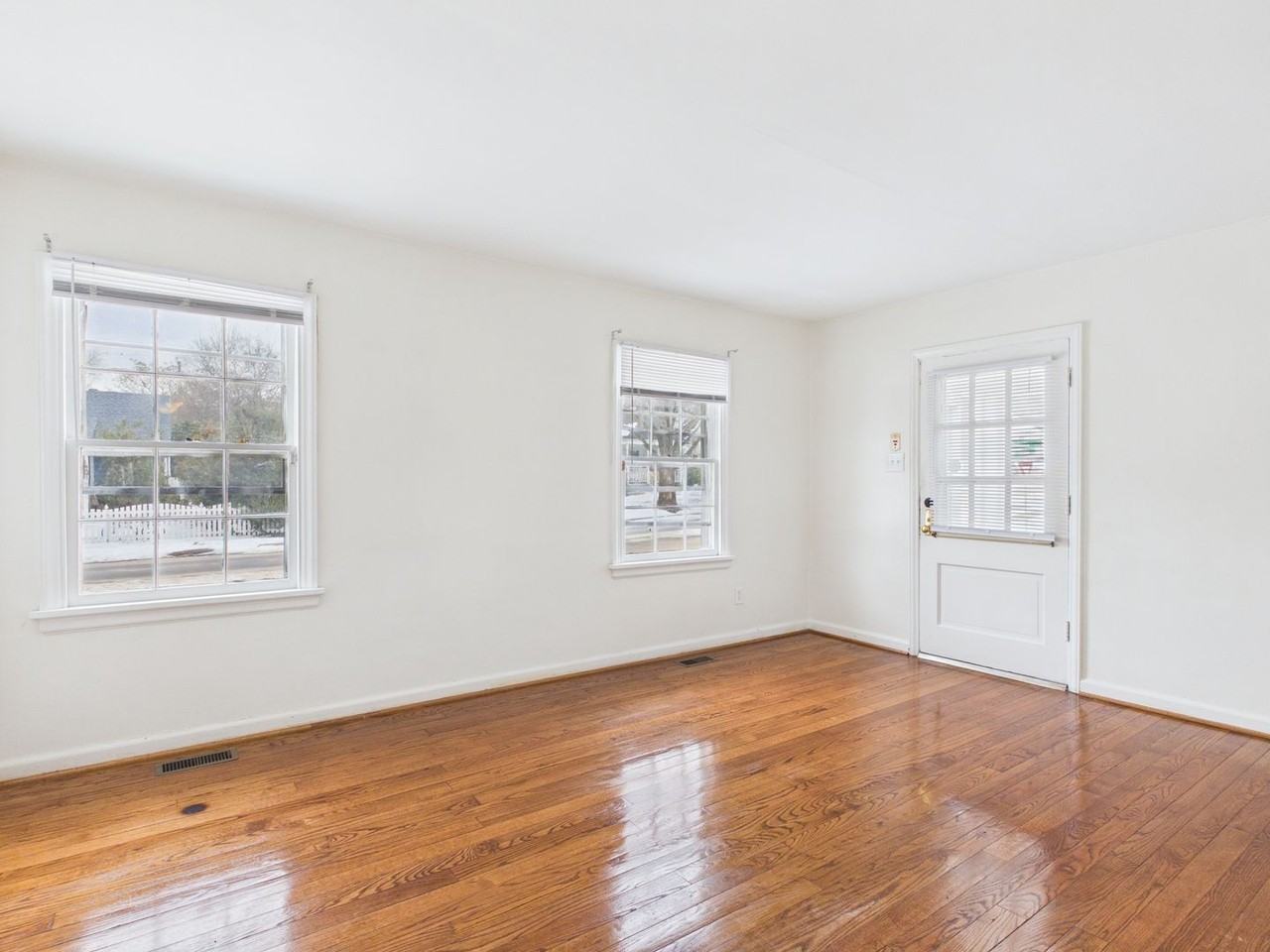 1410 Greenville Ave - Photo 6 of 23