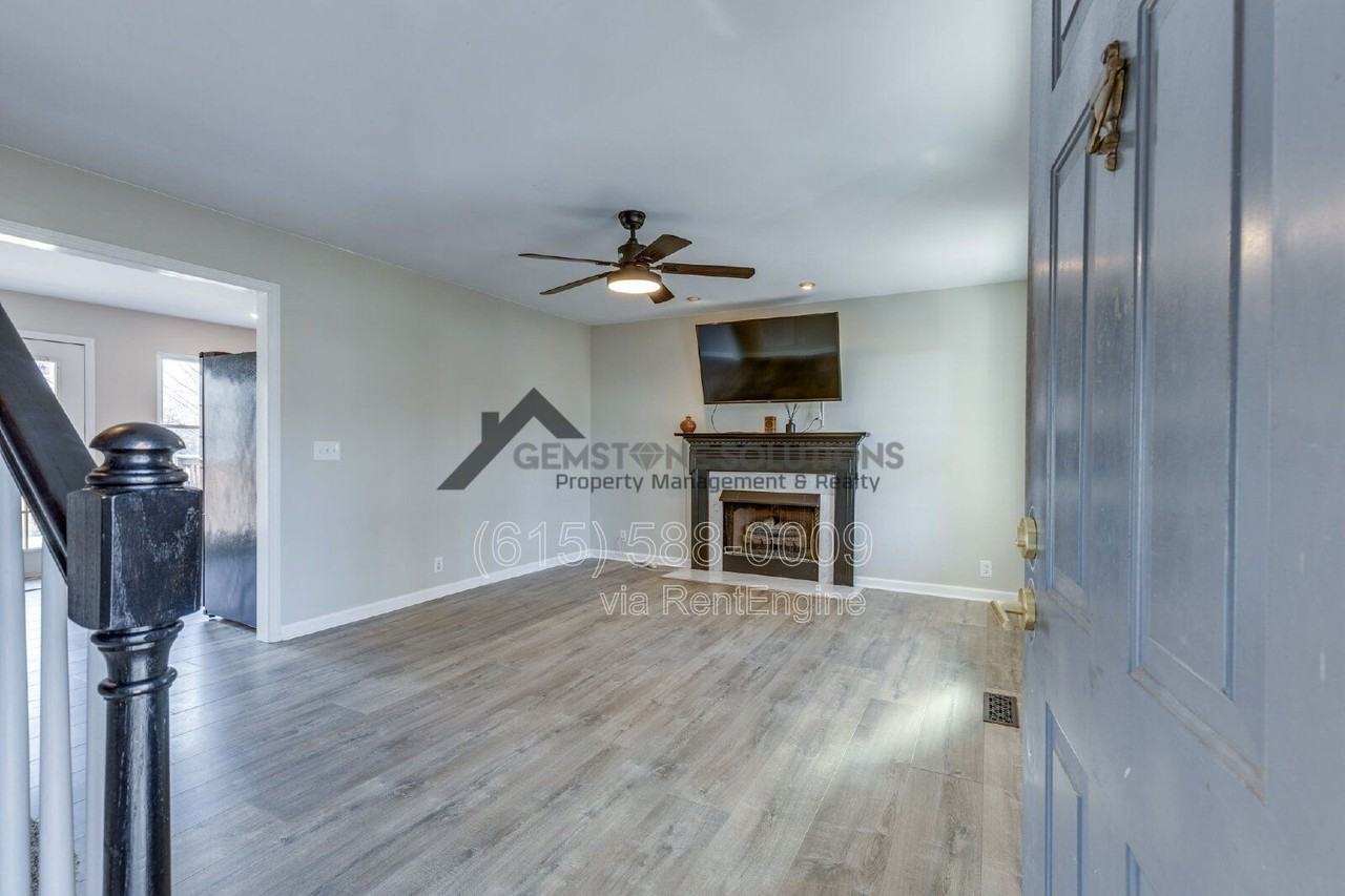 500 Windy Rd - Photo 2 of 40