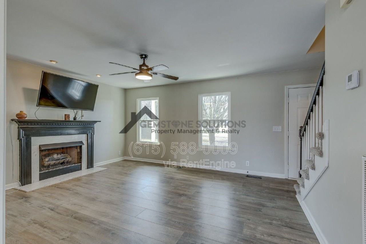 500 Windy Rd - Photo 3 of 40