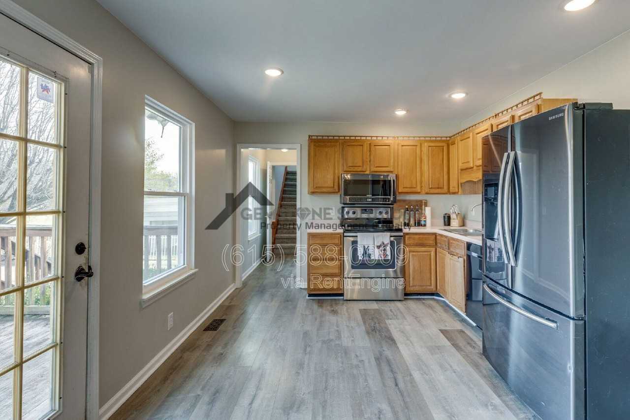 500 Windy Rd - Photo 5 of 40