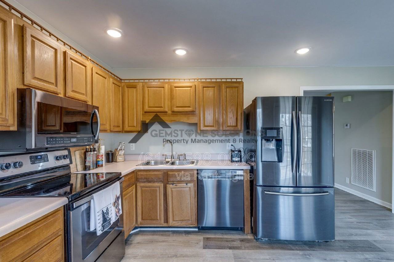 500 Windy Rd - Photo 7 of 40