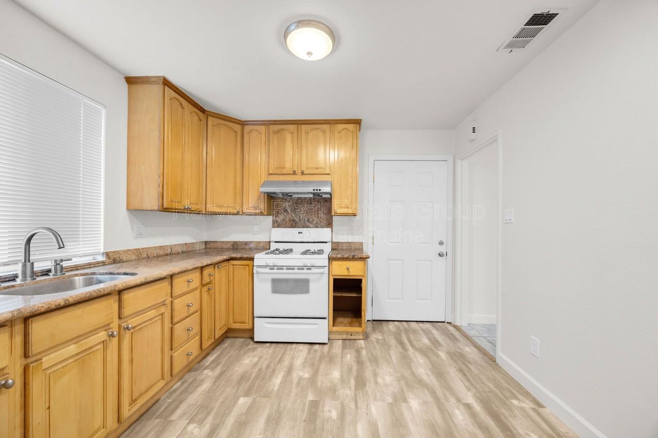 16385 Gordon Way - Photo 7 of 16