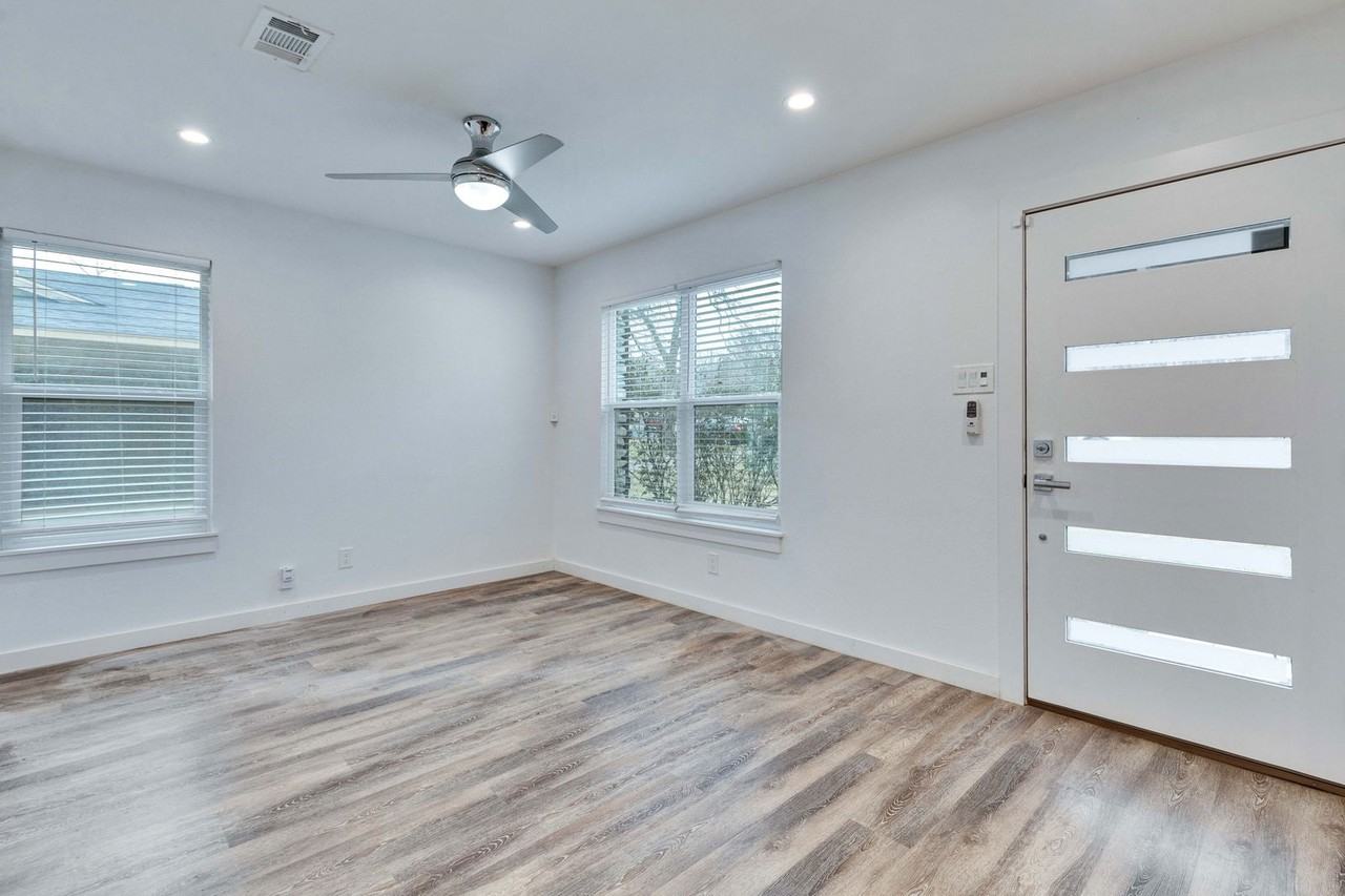 2909 Burning Oak Dr - Photo 4 of 42