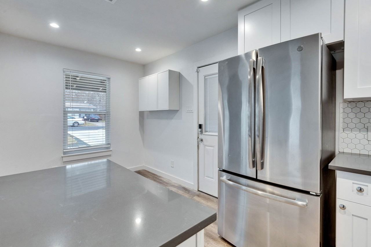 2909 Burning Oak Dr - Photo 5 of 42