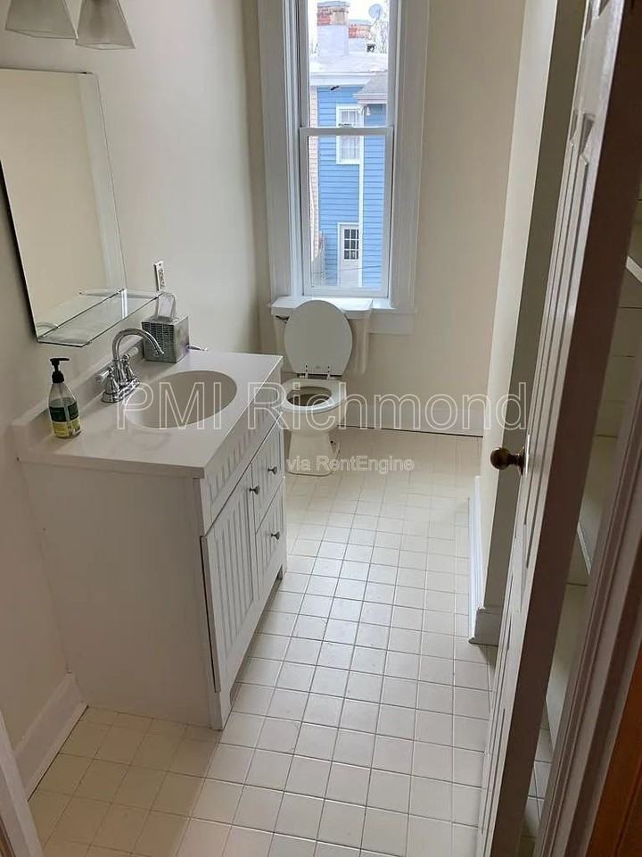 420 N 27th St #B - Photo 6 of 13