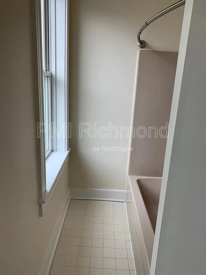 420 N 27th St #B - Photo 7 of 13