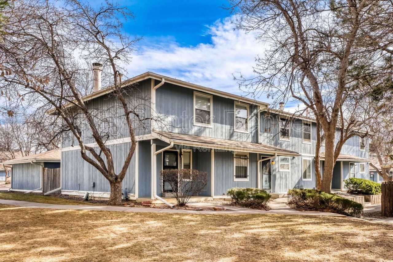 11635 E Cedar Ave - Photo 3 of 25